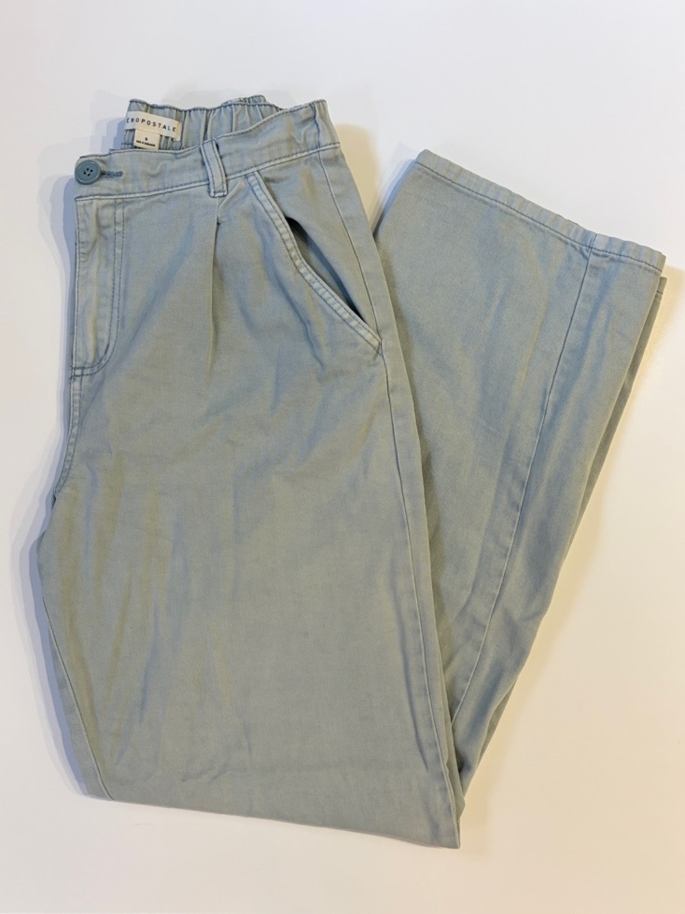 Aeropostale Women's Light Blue Straight-Leg Jeans